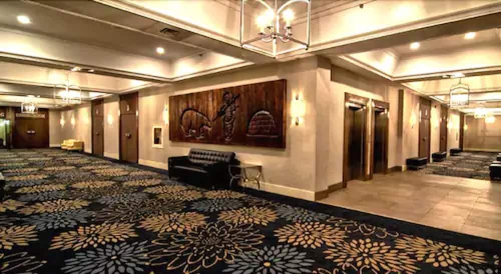 The Senator Hotel & Conference Center Timmins Eksteriør bilde